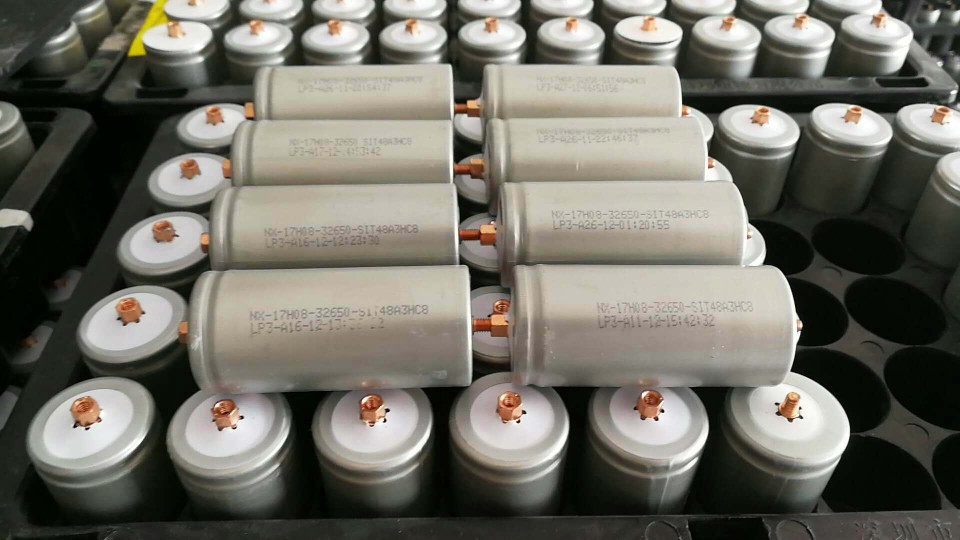 厂家直销沃尔玛32650电芯32700粼酸铁锂电池大阳能路灯