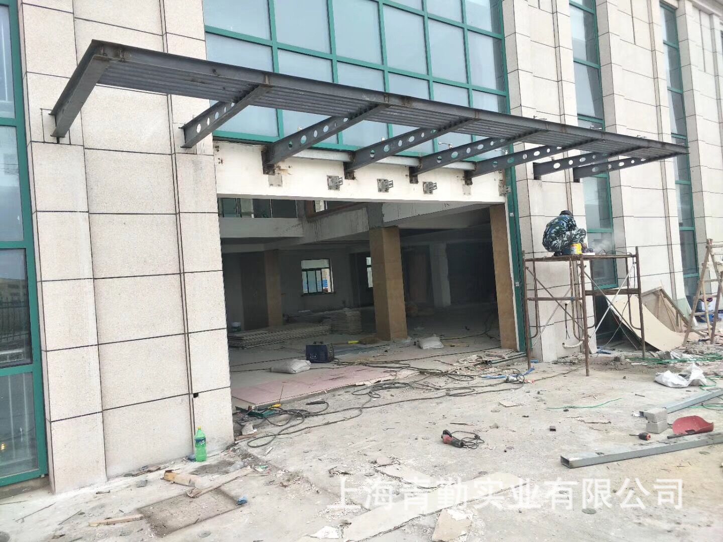 厂家供应 钢结构雨棚,地库出路口,门头玻璃雨棚