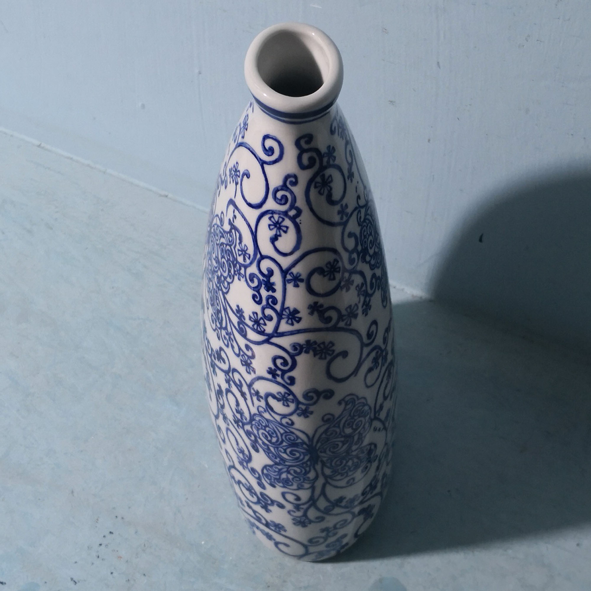 12"扁瓶青花花瓶干花塑料仿真花瓶家居摆件高温釉下陶瓷fy0746