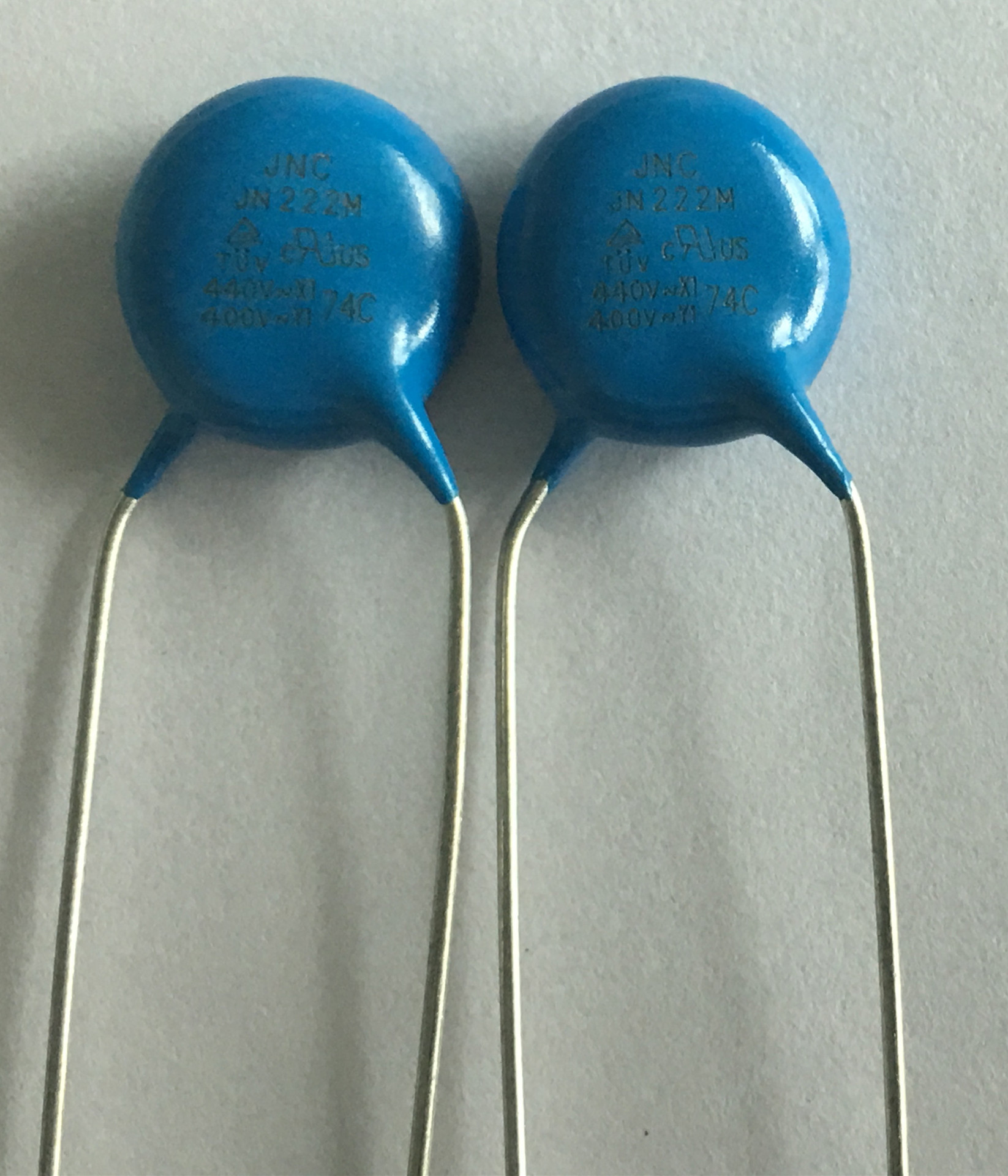 台湾jnc嘉耐y电容 jna12e222ml02n 脚距10 400v 2200pf￥0.