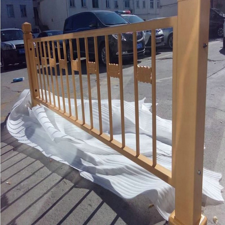 市政道路护栏莲花黄金市政护栏金色方管焊接铁艺栏杆防护护栏