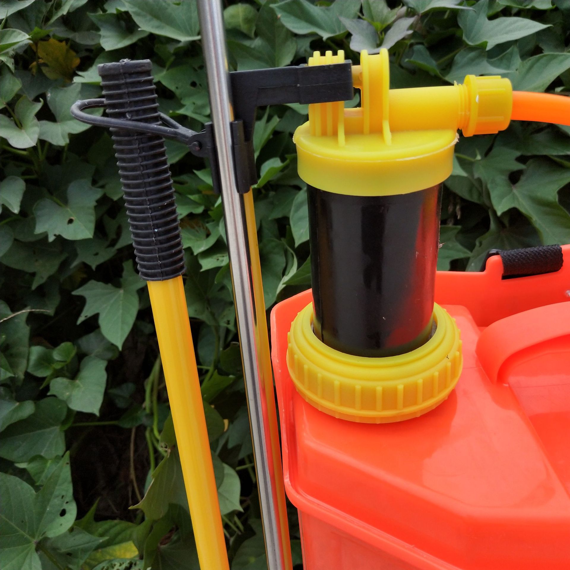 八角手压喷雾器手动气压农用果树背负式打农药消毒园林喷雾器喷药