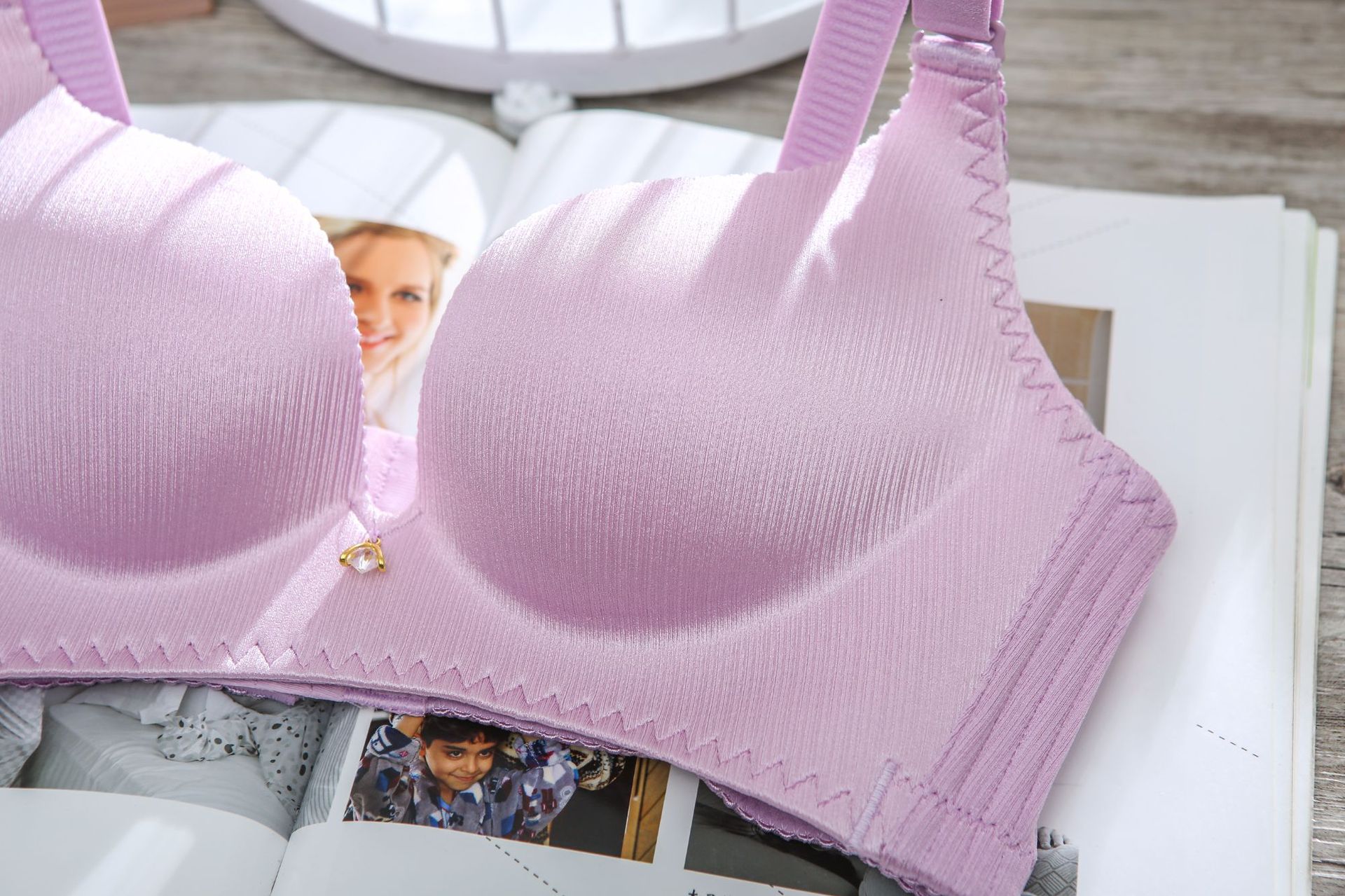 全薄c杯大胸半件围直拉丝无痕性感品牌内衣聚拢调整型无钢圈文胸