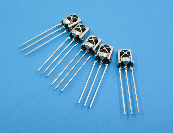 36米超远距离接收红外接收头 1838接收头 带内外屏蔽 spr-1838