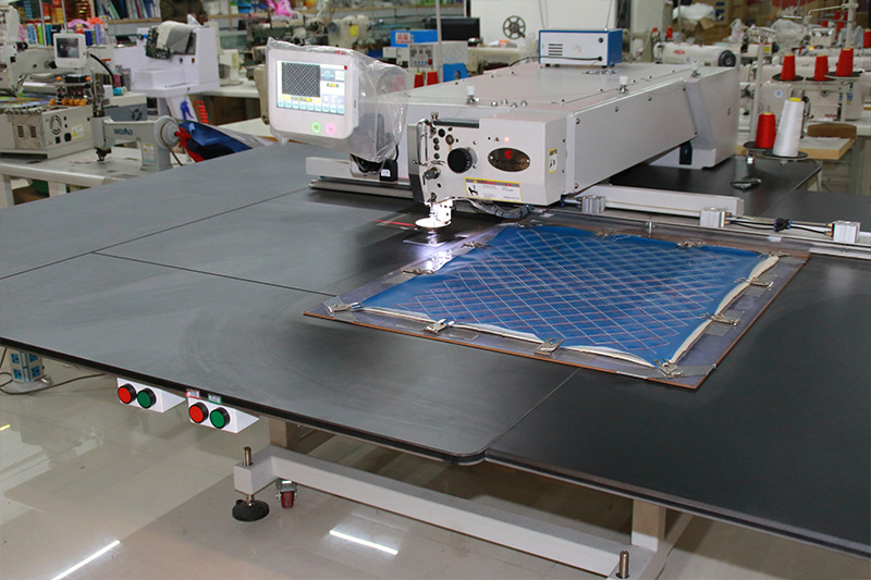 自动电脑模板缝纫机汽车坐垫模板机花样机电脑花样机羽绒服模板机