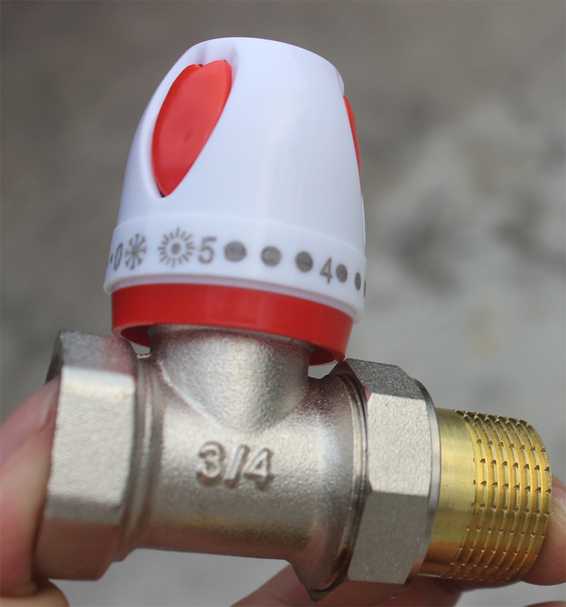 产品名称: 手动温控阀 材质:铜体电镀,铜芯,铜杆 型号:dn20直式 ,角式