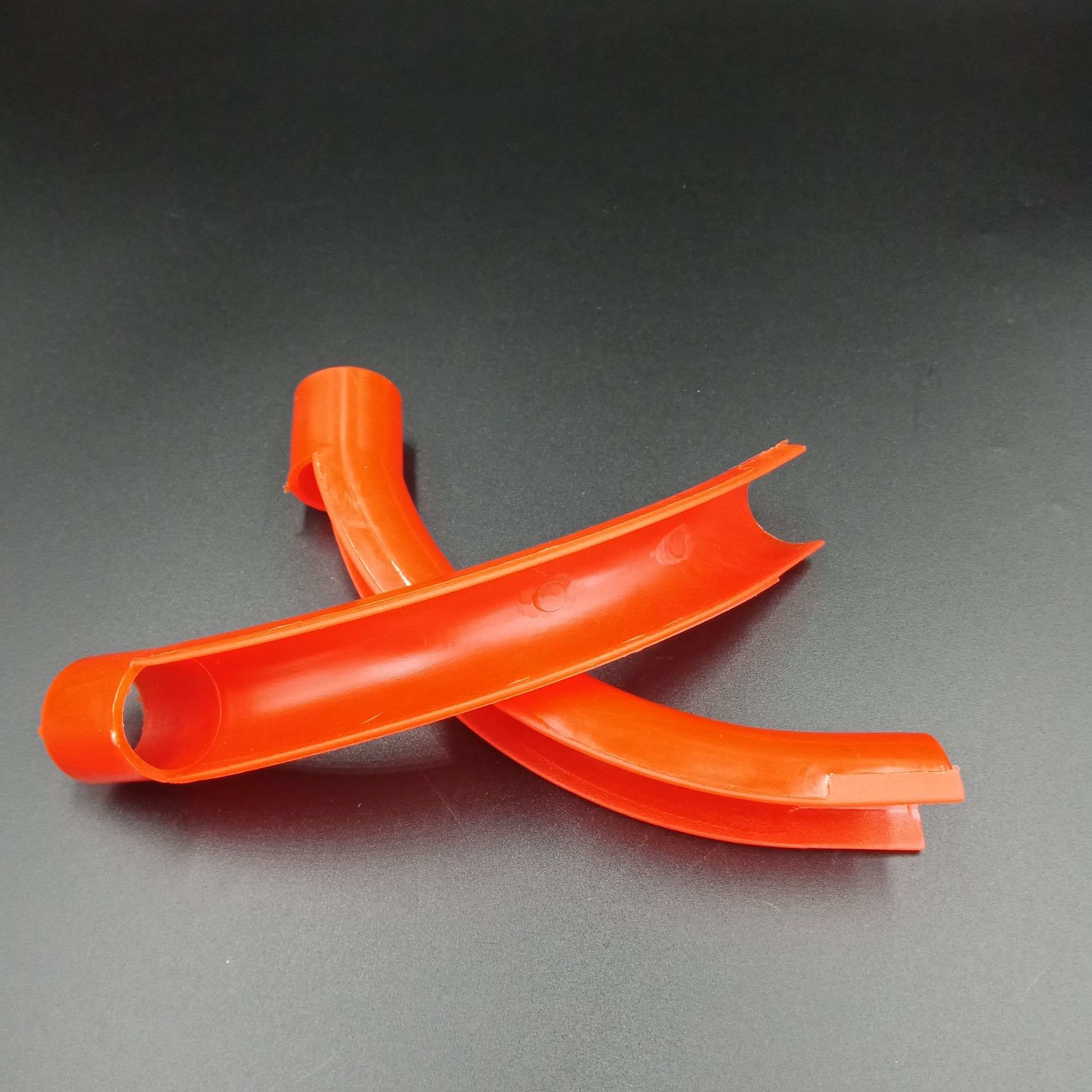 pvc管塑料红色弯管器护弯 地暖专用保护器专用材料 地暖弯管器