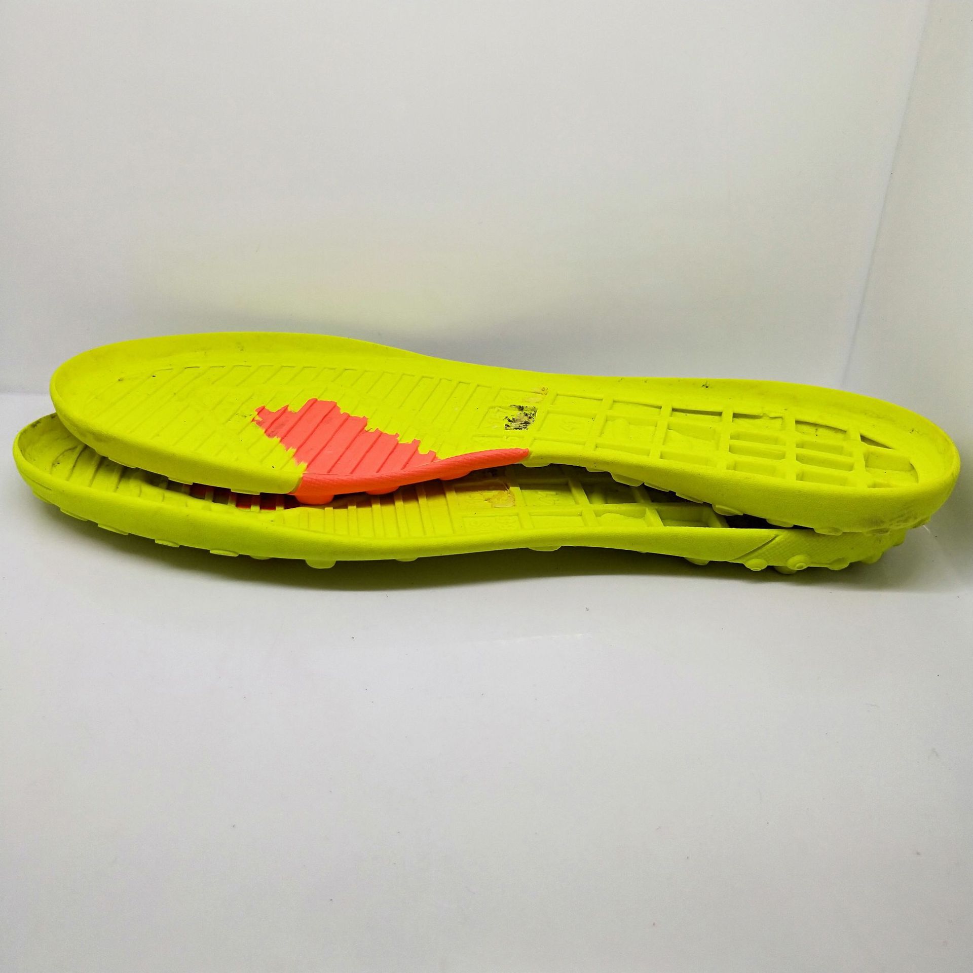 买羽毛球鞋哪个网站好 如何选购羽毛球鞋,球拍和羽毛球