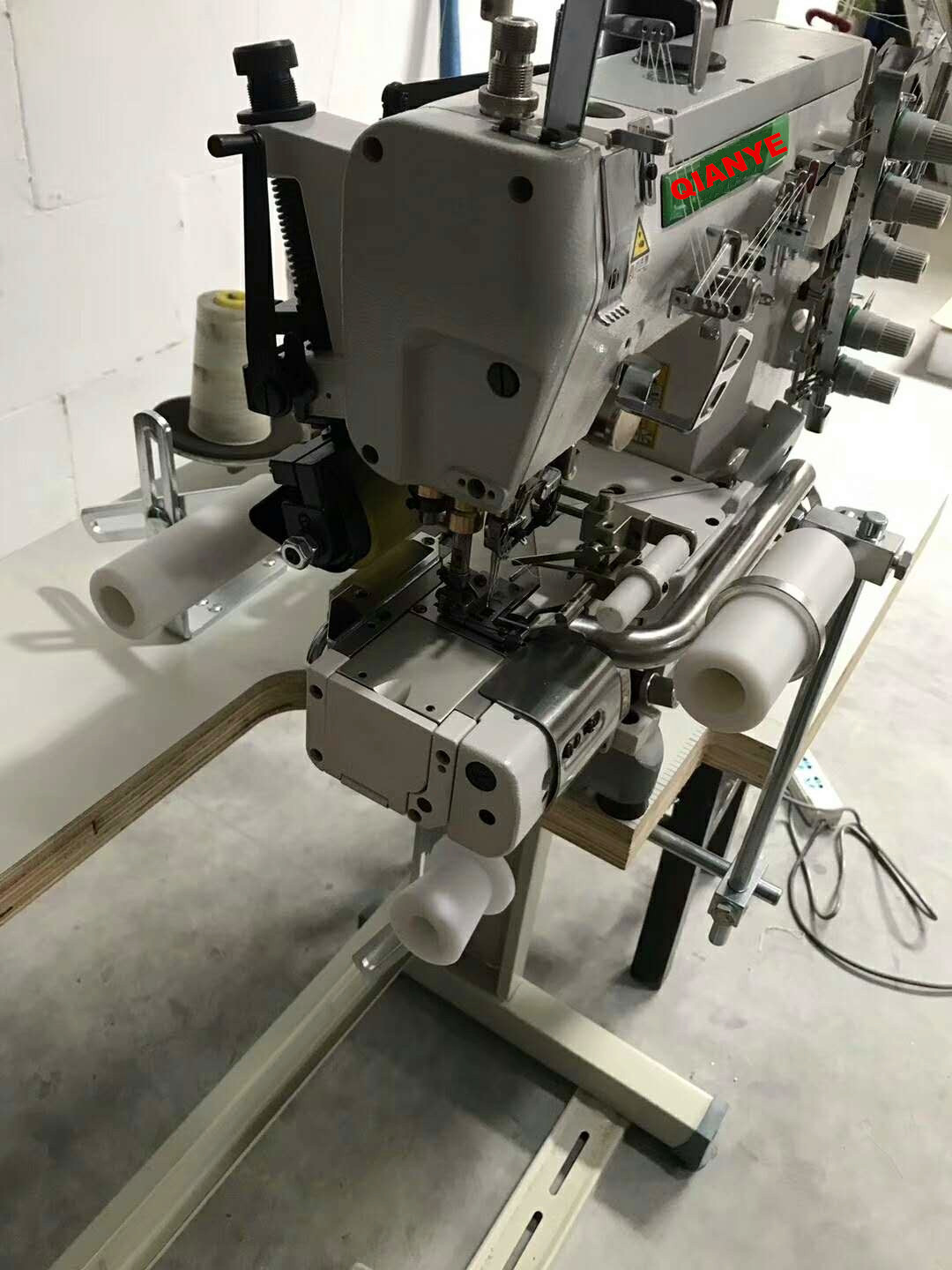 裤头机 明橡筋上腰机 600-33右刀三针五线小方头绷缝机 厂家直销