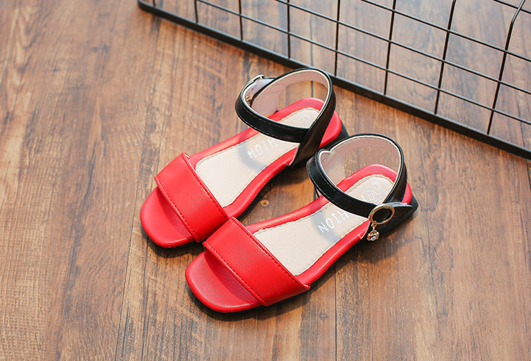 儿童一字带凉鞋2018夏季新款女童纯色露趾凉鞋平底沙滩鞋童鞋潮