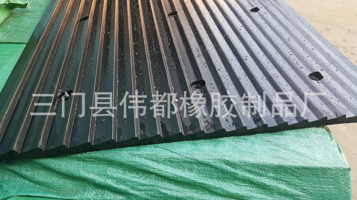 优质橡胶坡道板车库防噪板 台阶上下坡道板 移动便携坡道板