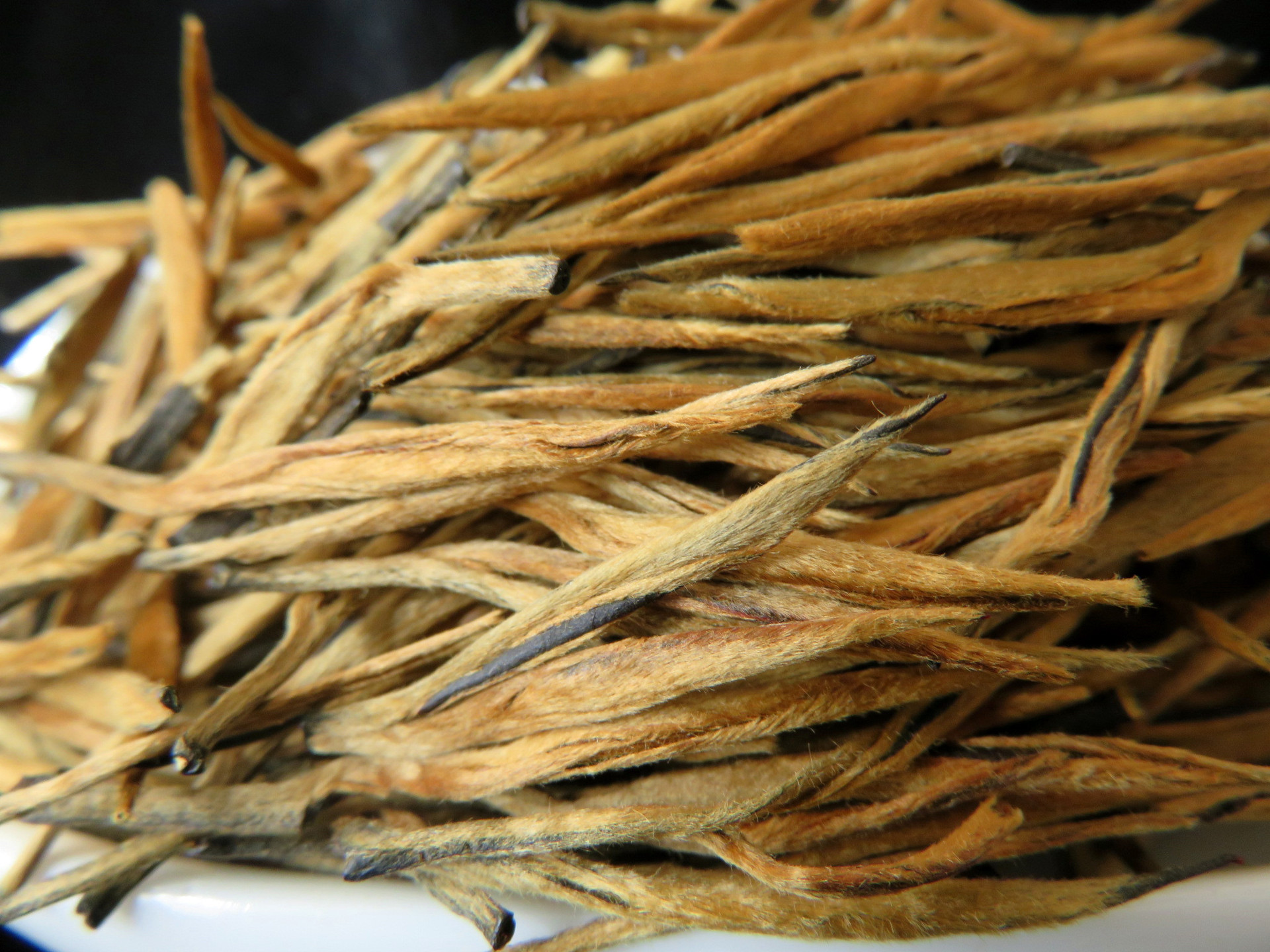 2022年春理条大金针 凤庆滇红茶批发金芽 单芽直条