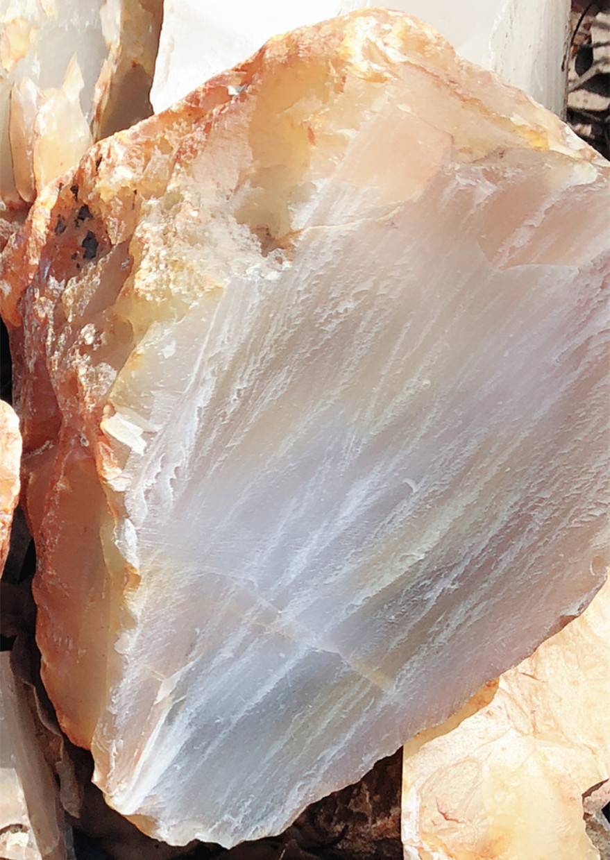 天然玉髓原矿石