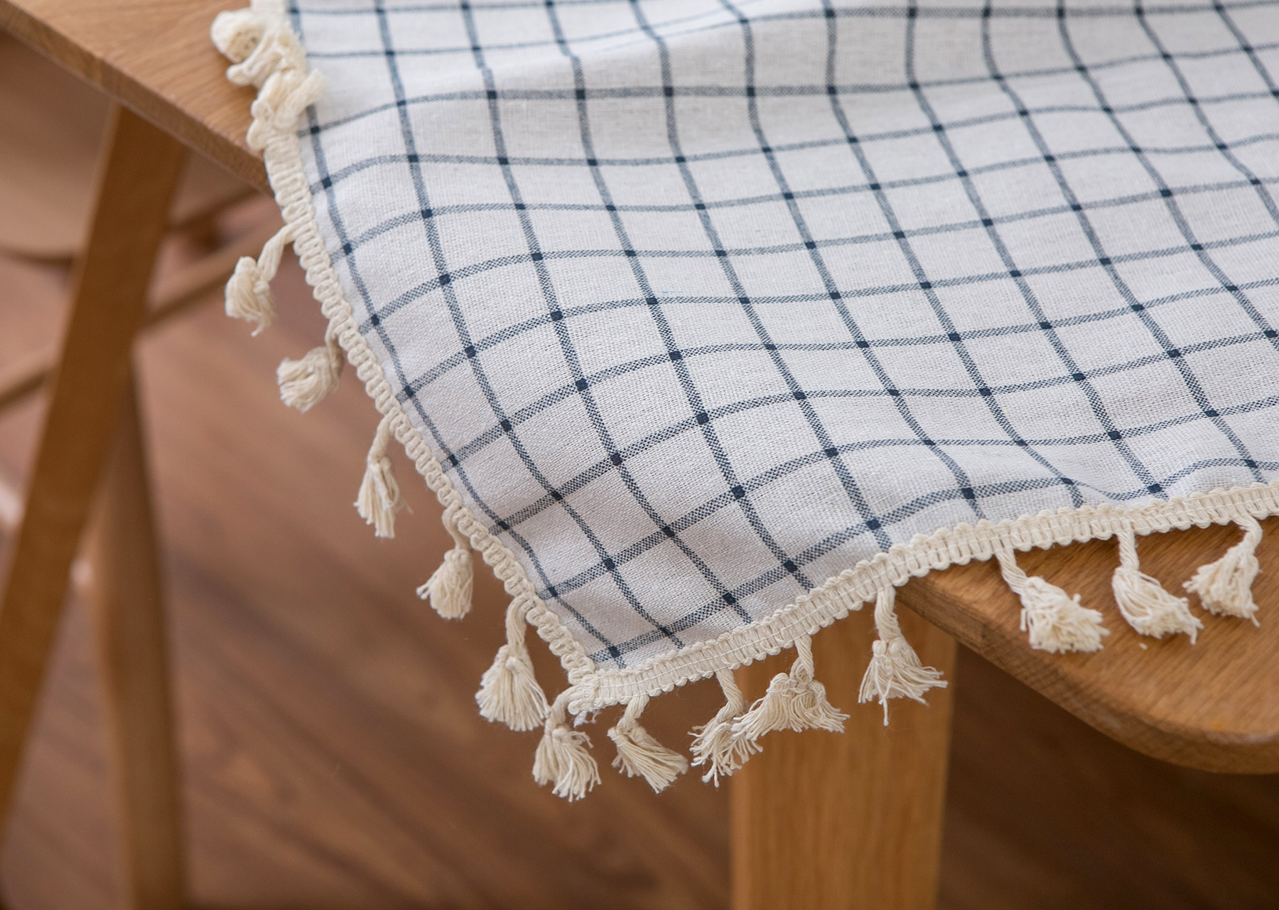 ins风桌布棉麻地中海白底蓝格子餐桌布文艺茶几流苏盖巾一件代发