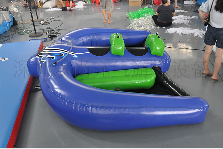 水上充气飞鱼香蕉船玩具 海上冲浪漂浮物皮划艇娱乐设备游艺设施