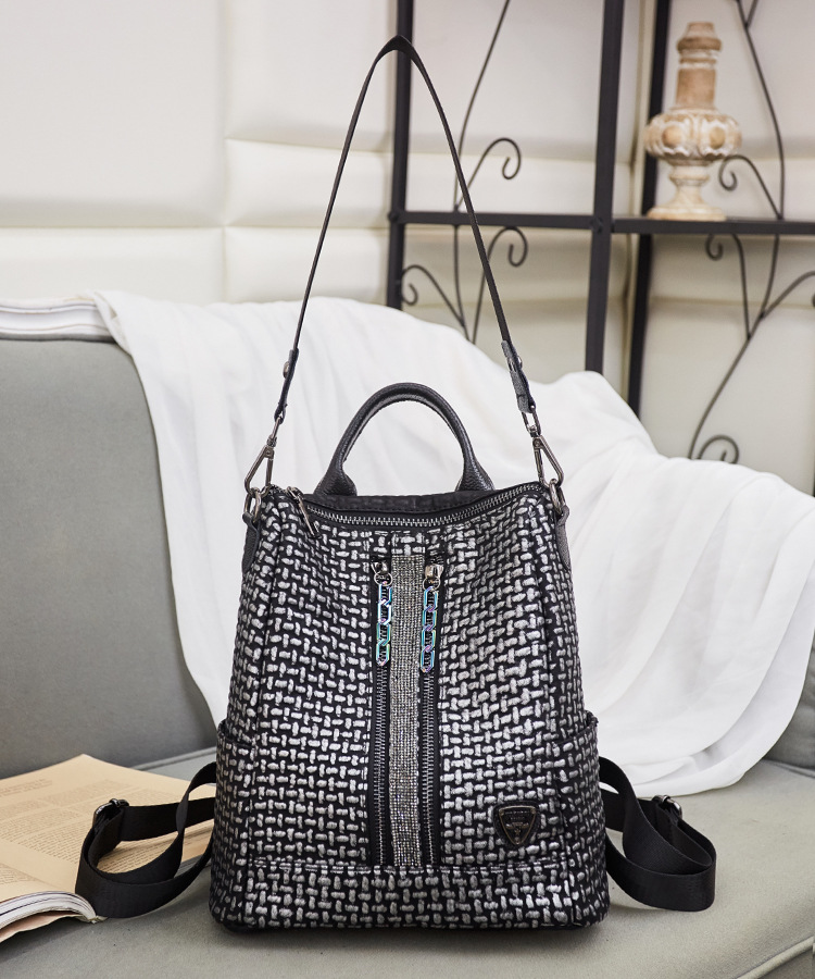 v女包2021新款韩版个性彩链复古双肩包女时尚百搭镶钻软皮背包女