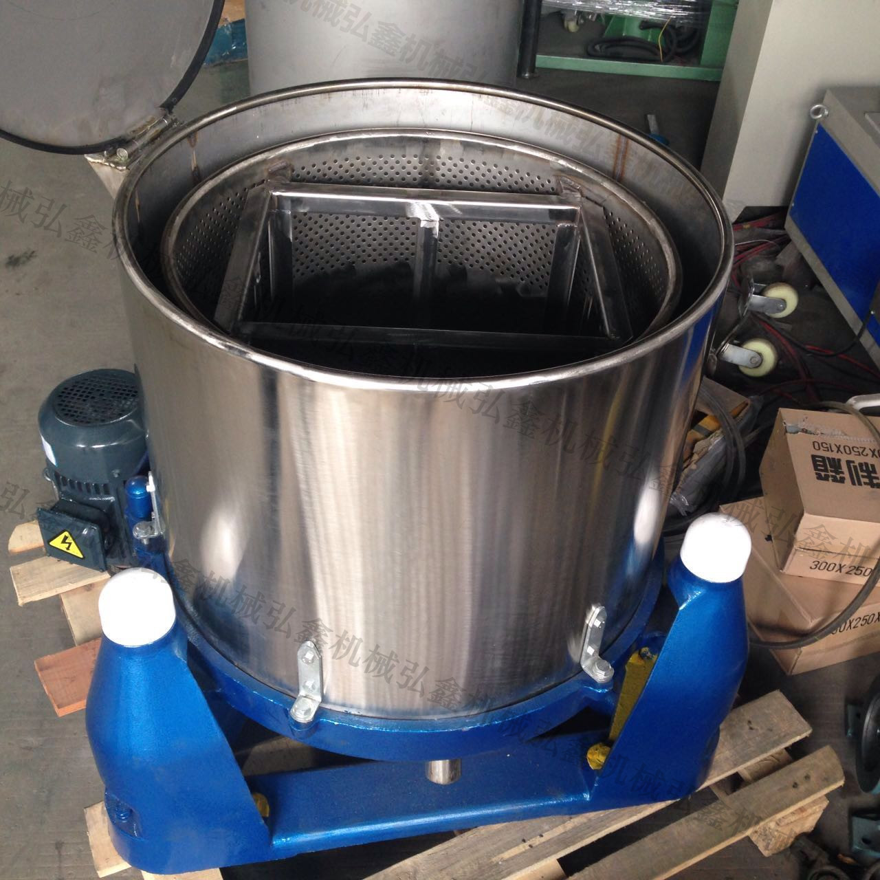 小型离心甩干机 三足离心脱水机 化妆品烘干脱水机