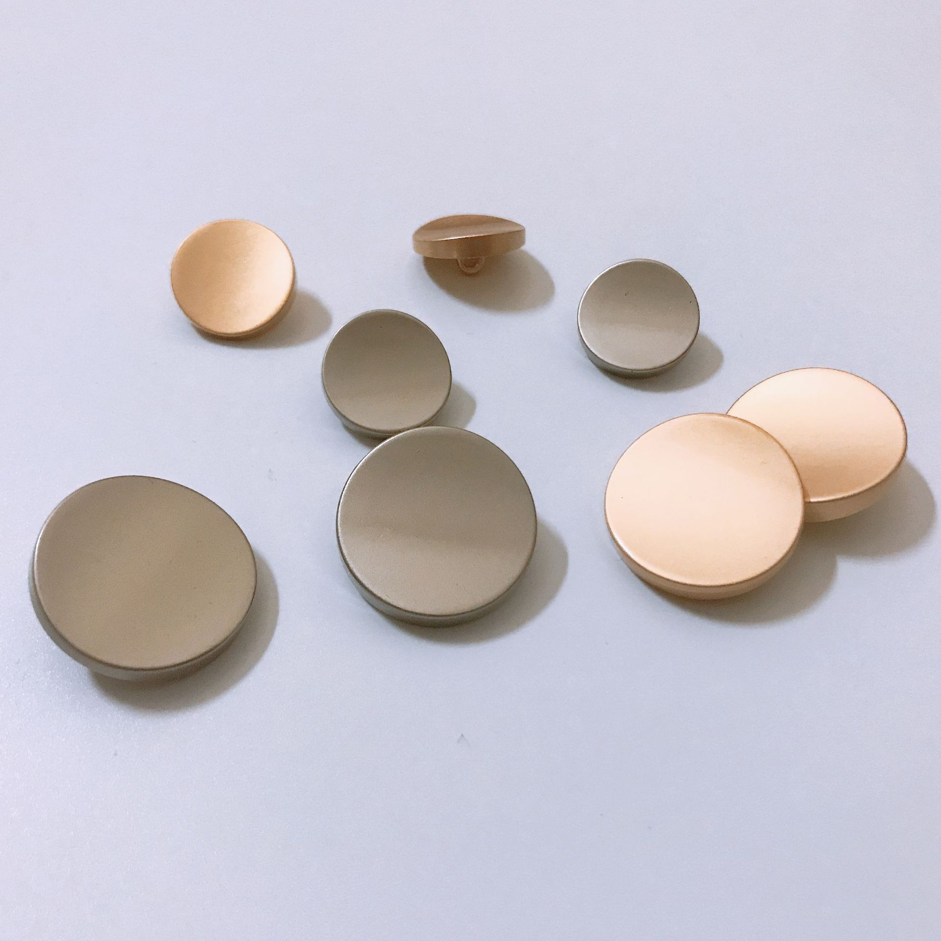 新款金属纽扣圆形手缝扣毛呢大衣凹面空心高档合金五金挂电扣批发