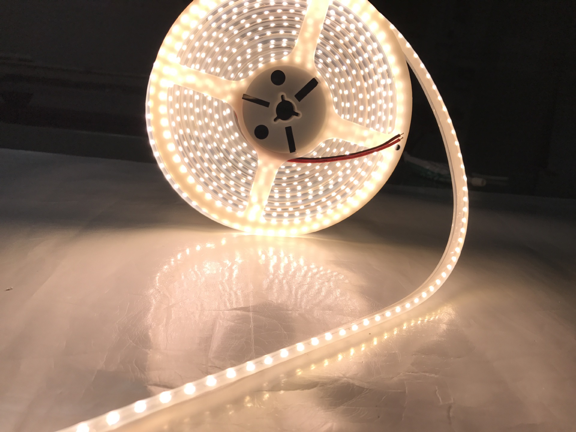 led335侧发光ip68硅胶灌胶防水软灯带 120一米5mm宽 12v软灯条