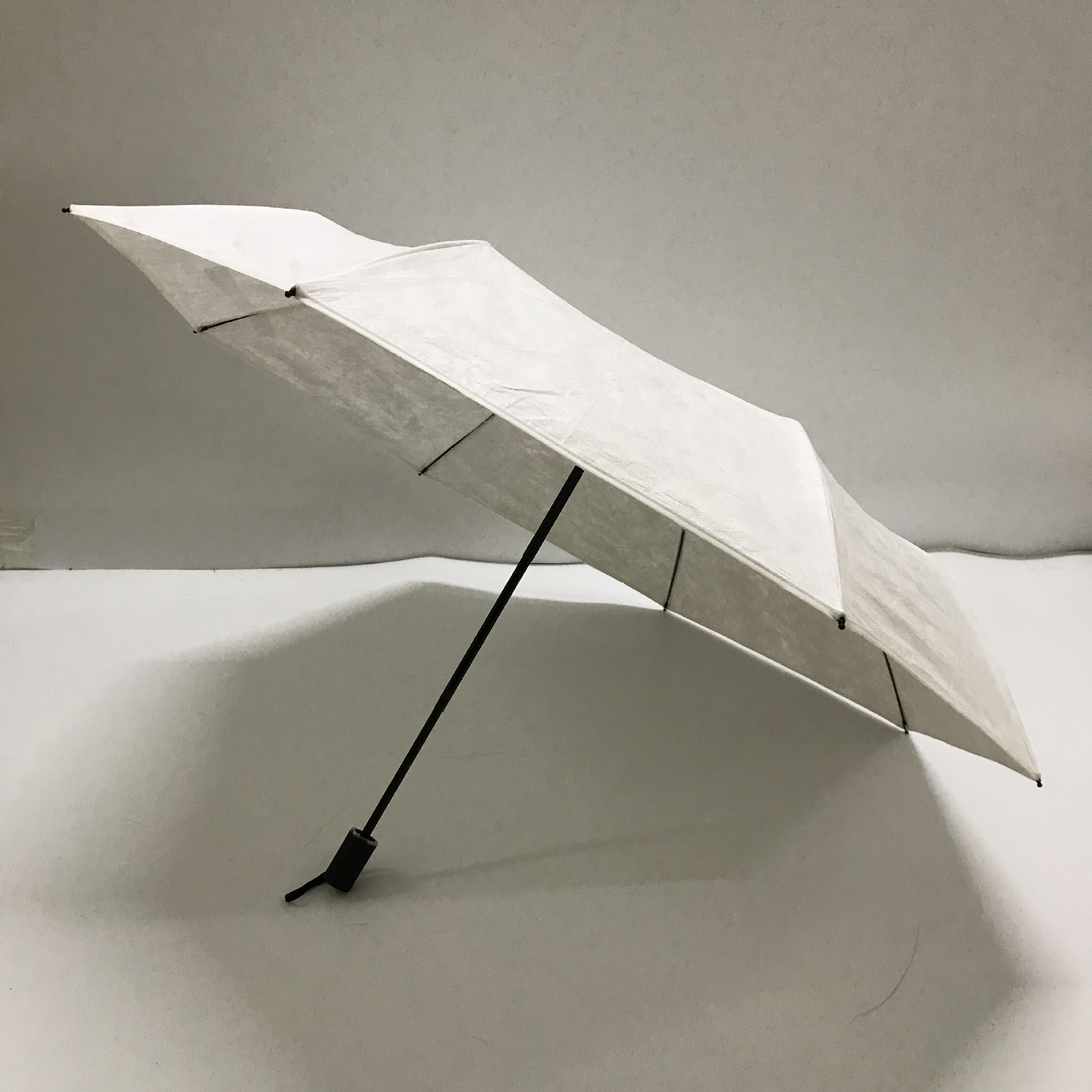 厂家直销特卫强折叠杜邦纸伞印制llogo杜邦授权认证牛皮纸三折伞