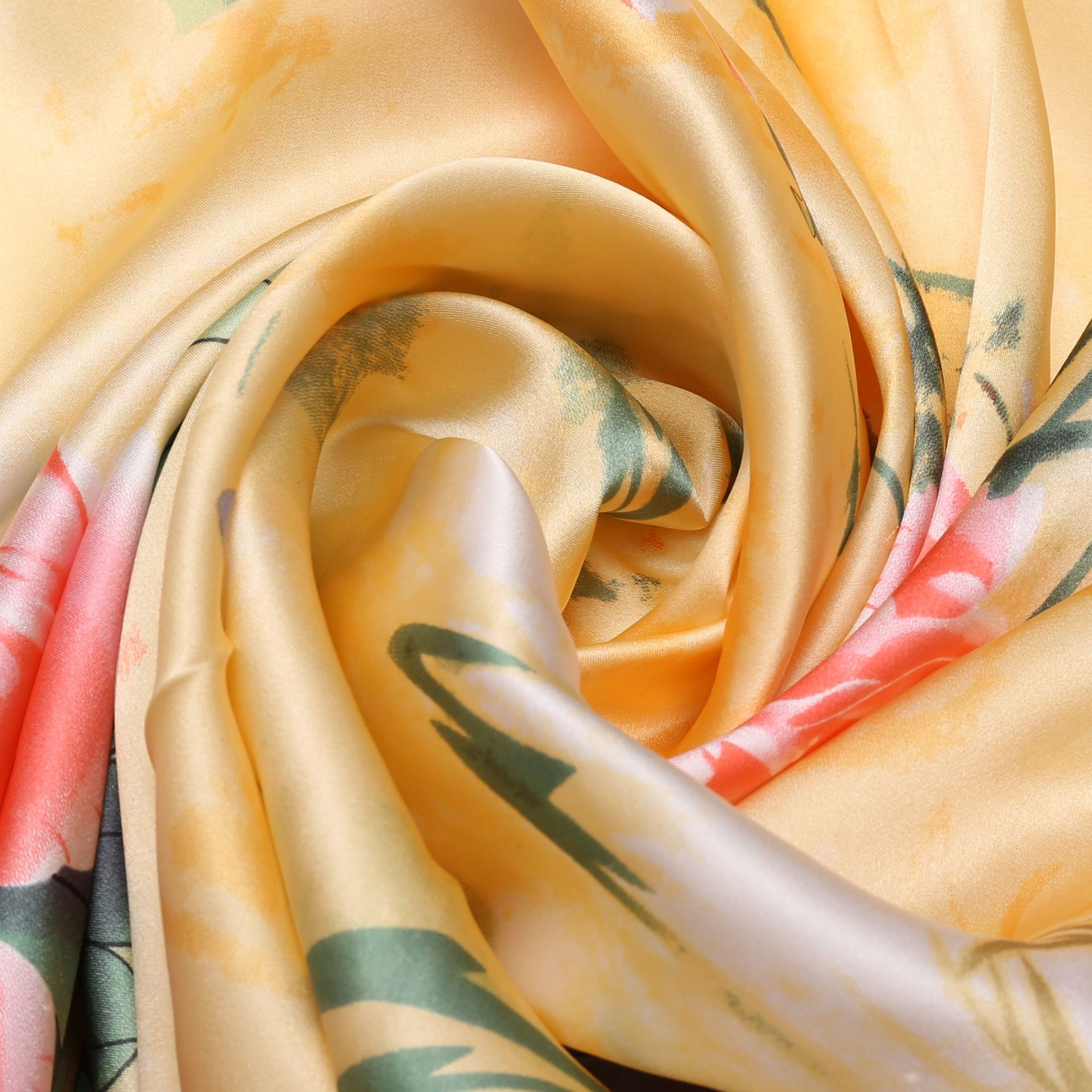 厂家供应114门幅素绉缎服装面料100桑蚕丝 高档真丝围巾睡衣布料