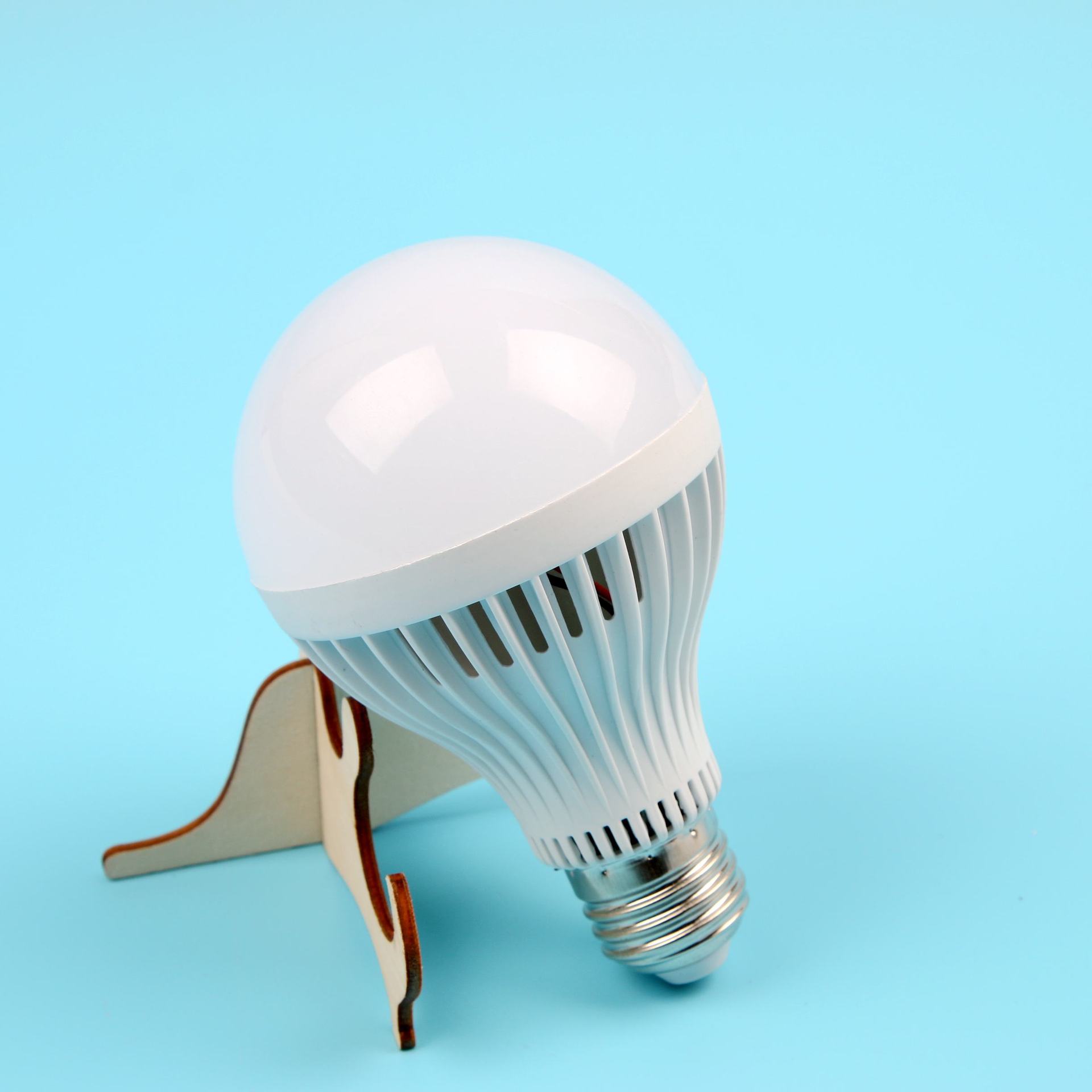 led声光控照明灯 led智能应急球泡灯 家用led声光控灯泡批发