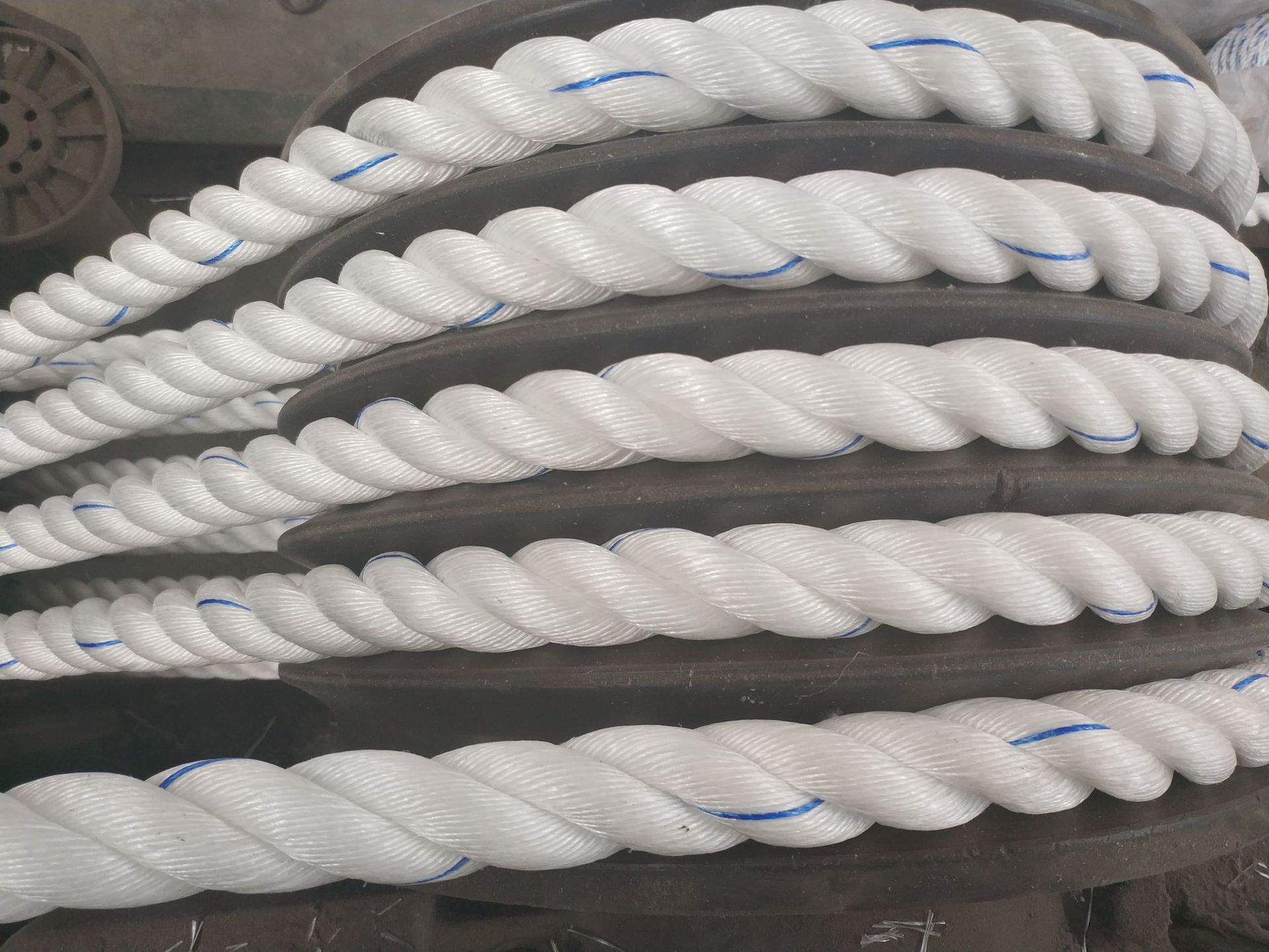 八股缆绳厂家直供聚乙烯缆绳锚缆船用大力船舶锚绳pp三股四股缆绳