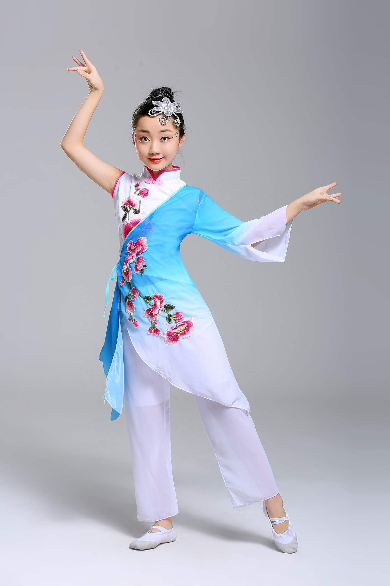 2018新款青花瓷儿童古典舞演出服女童中国风幼儿江南秧歌舞蹈服装