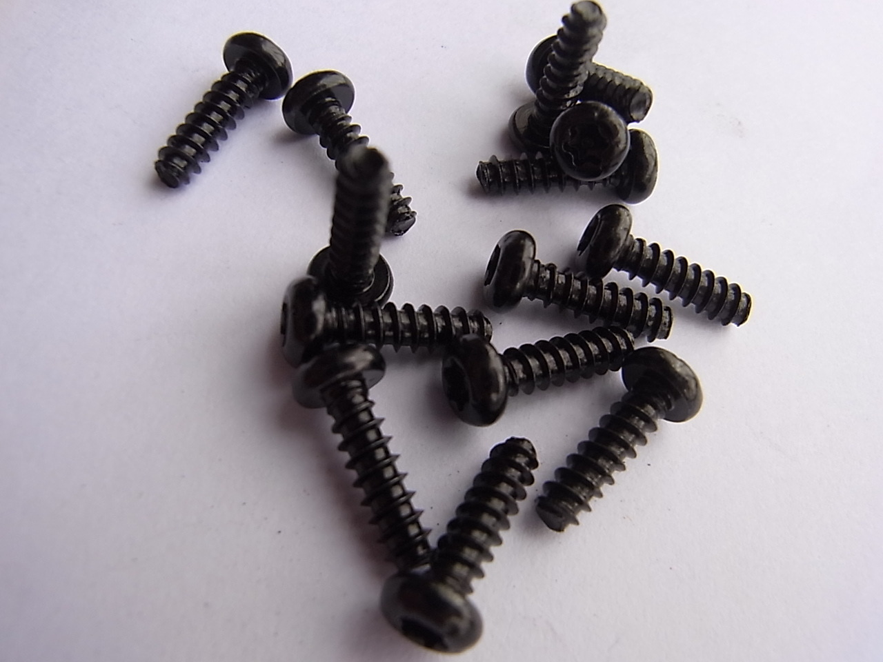 东莞达克罗银白银灰滚电泳亮黑哑黑电镀黑锌彩色绿锌盐雾2000小时