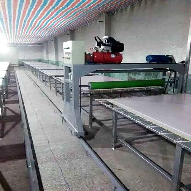 pvc发泡板uv光油罩光机绿色无味装饰材料罩光机批发价格