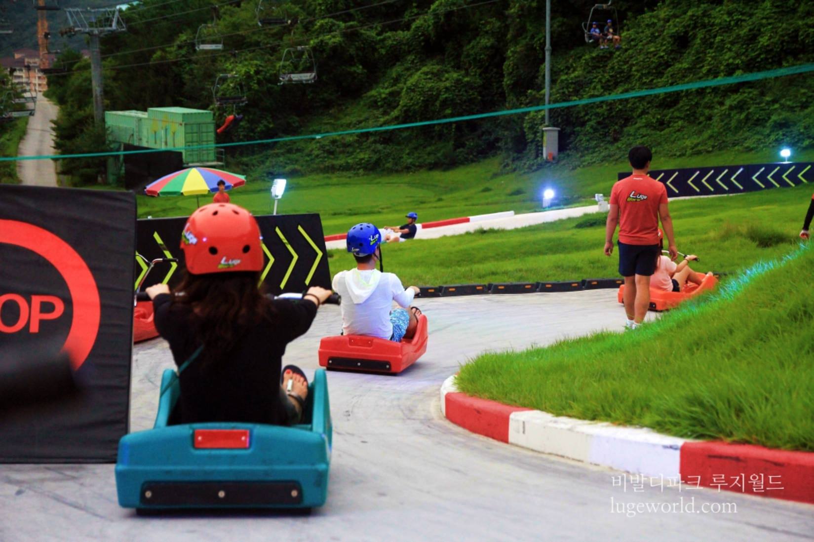 厂家定制网红滑板车 山地斜坡滑车 户外亲子游乐设施山道滑草车