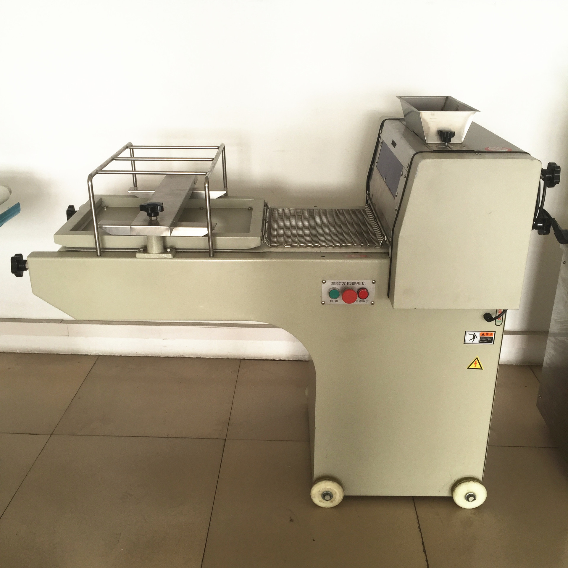 00元50台可售- 面包整形机9000.00元50台可售