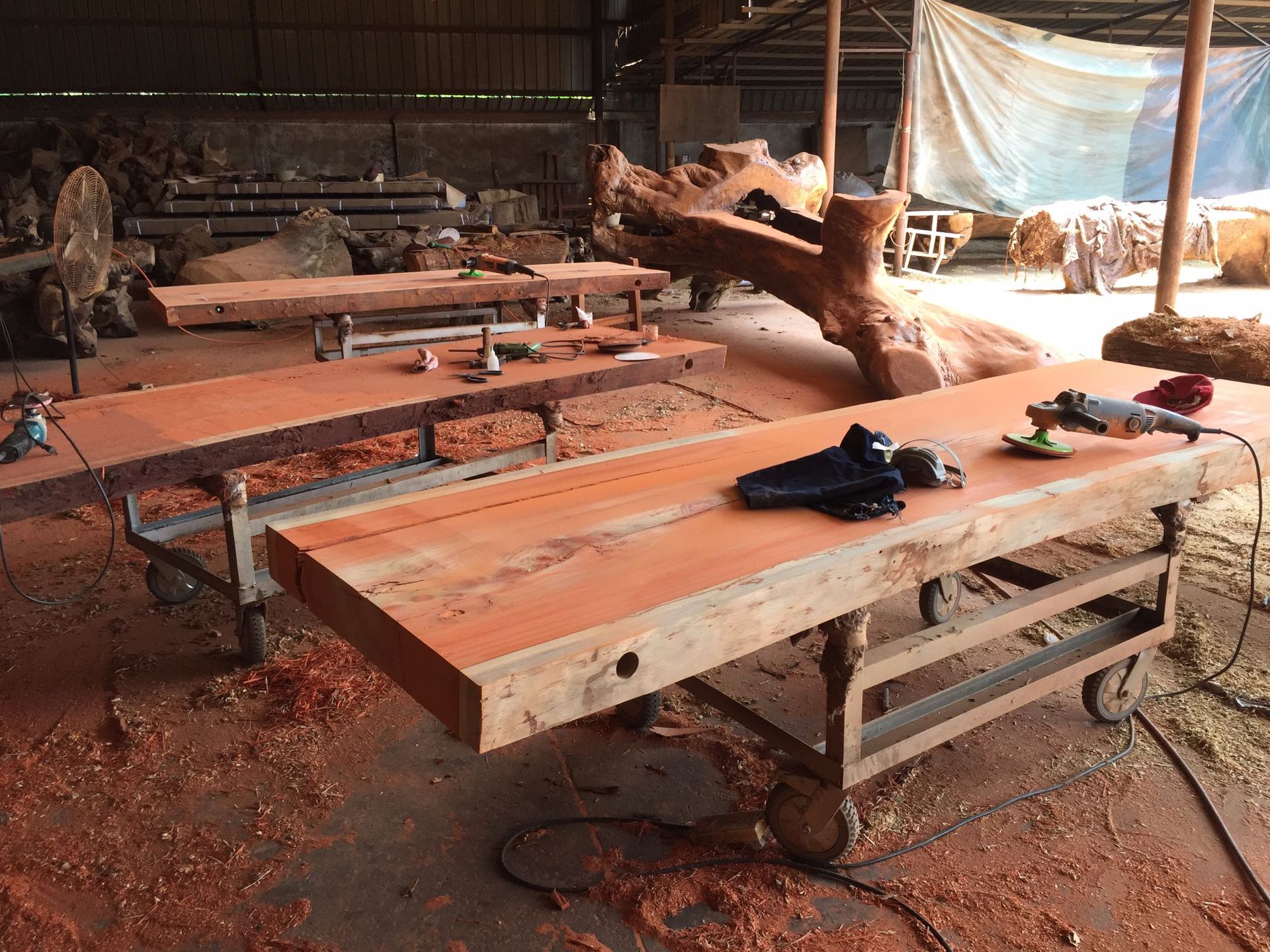 江苏常州华夏神韵根雕厂 专业生产根雕茶几 功夫茶桌 欢迎上门