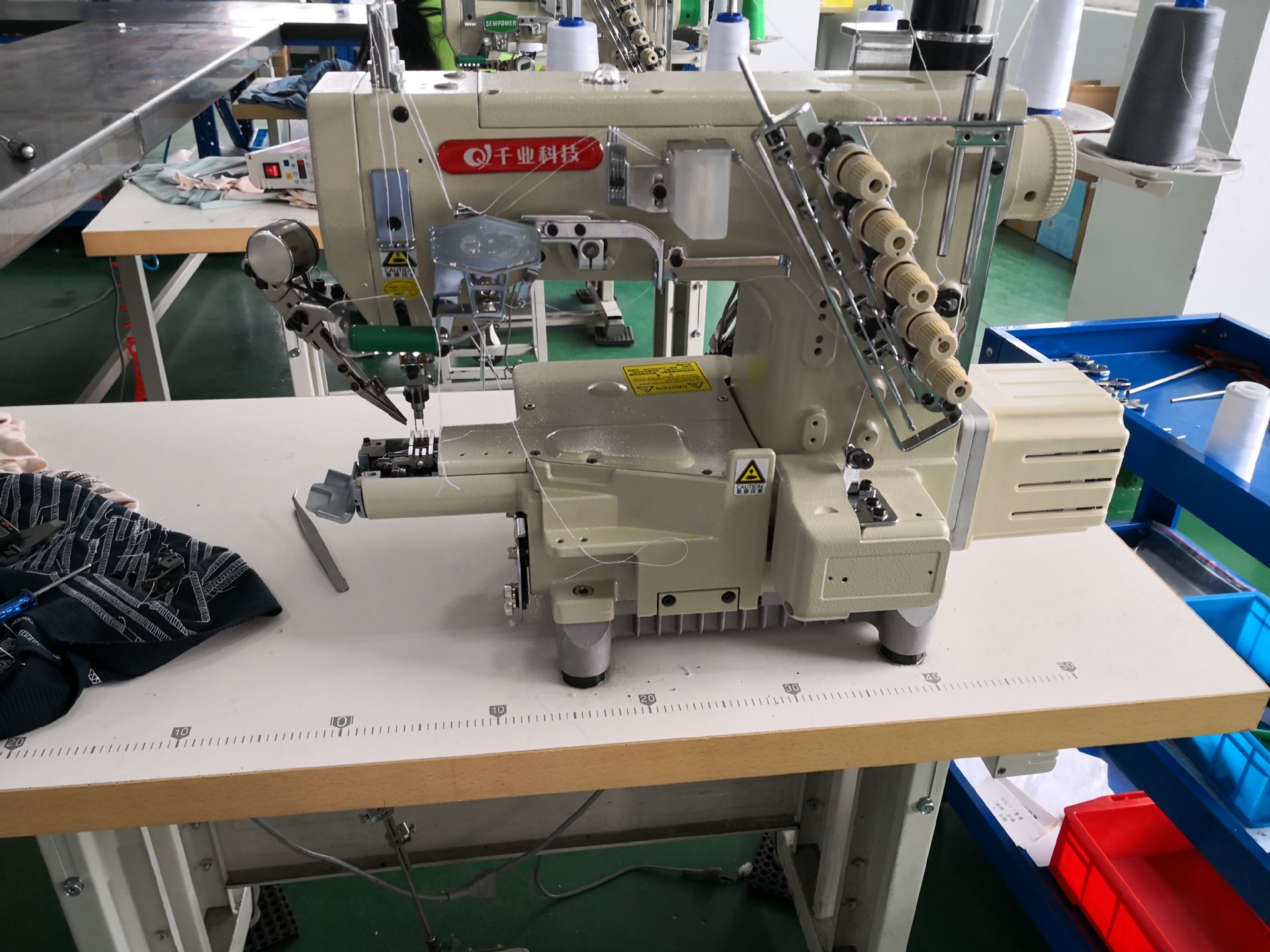 720细嘴三针五线绷缝机 横筒式787冚车 小嘴电脑自动剪线绷缝机