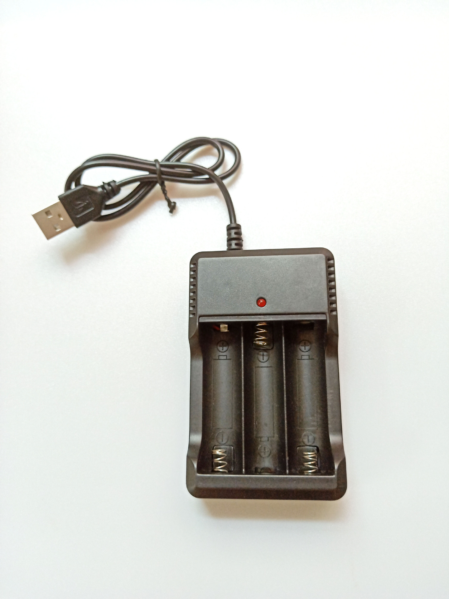 6v黑色三槽5号电池充电器usb接口