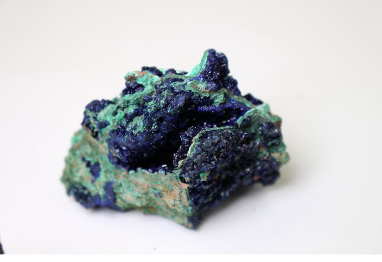 天然蓝铜矿原石头矿物晶体标本孔雀石天然矿物染料科普教学标本