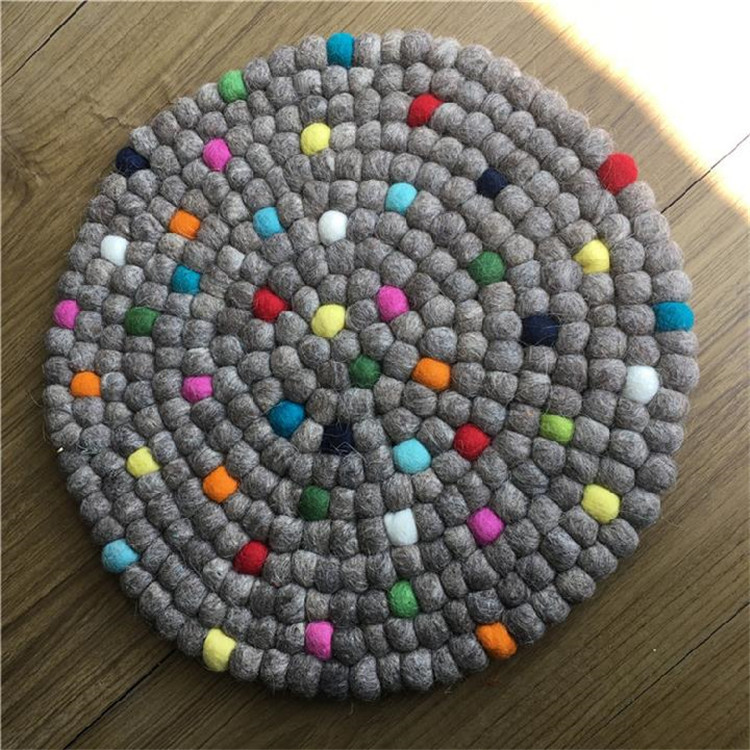 羊毛毡坐垫手工彩色球球客厅地毯地垫坐垫汽车坐垫子方40cm