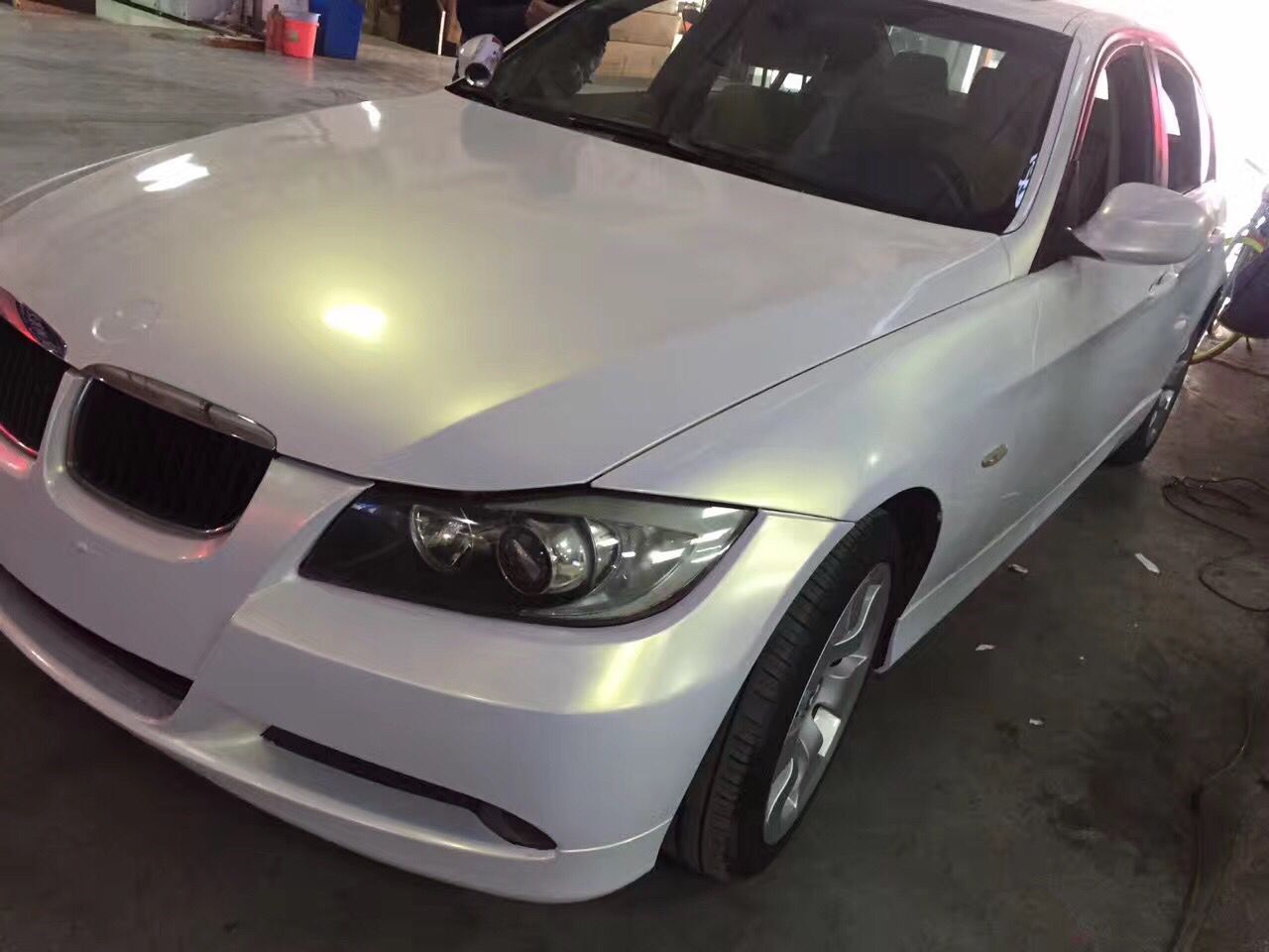 汽车改色膜 哑光白变色龙车身改色膜车身贴陶瓷白贝壳白变色膜