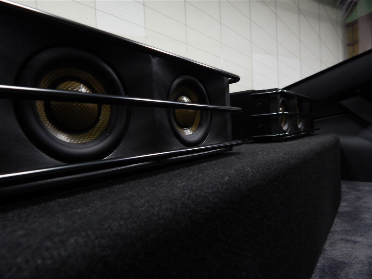 《汽车音响升级实例》保时捷911的音响升级