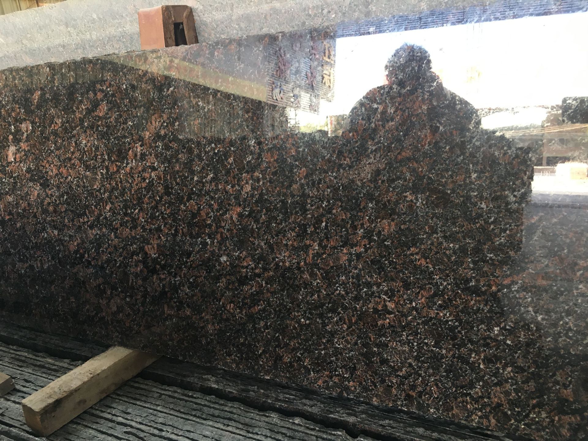 云浮直销荒料大板花岗岩英国棕适用深圳佛山别墅外墙干挂工程定制