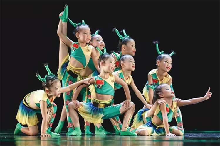 第九届小荷风采小小兵儿童兵娃娃军装少儿舞台幼儿演出表演舞蹈服