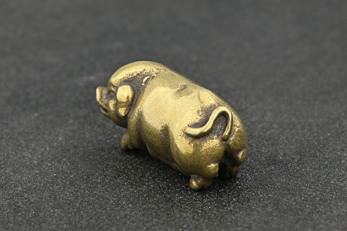 唐朝古玩古董铜器铜猪小摆件桌面茶宠铜摆件玩饰老铜复古包浆精品