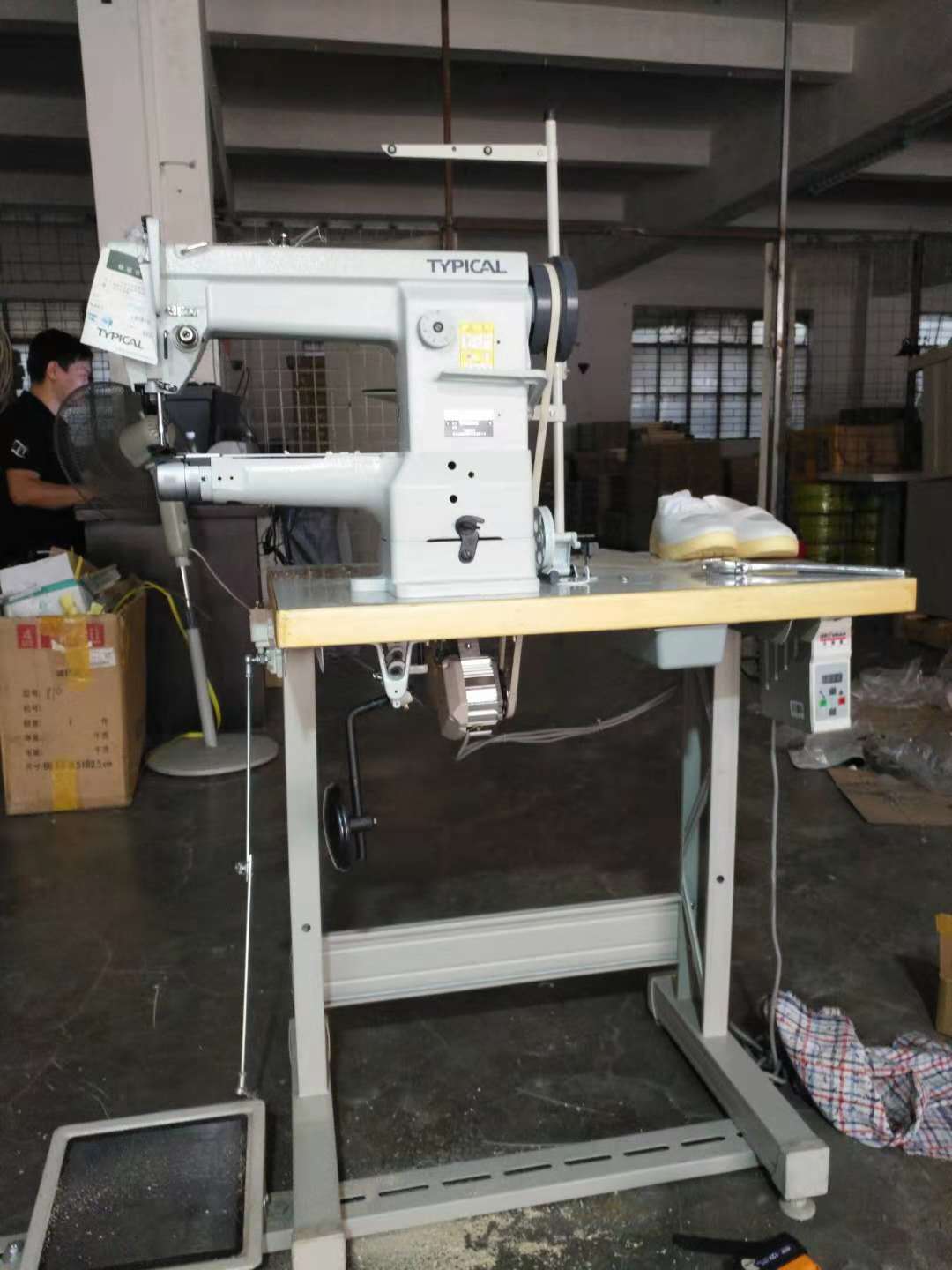 标准牌2603大梭小嘴高车皮具厂包袋缝纫设备缝纫机厂设备输出