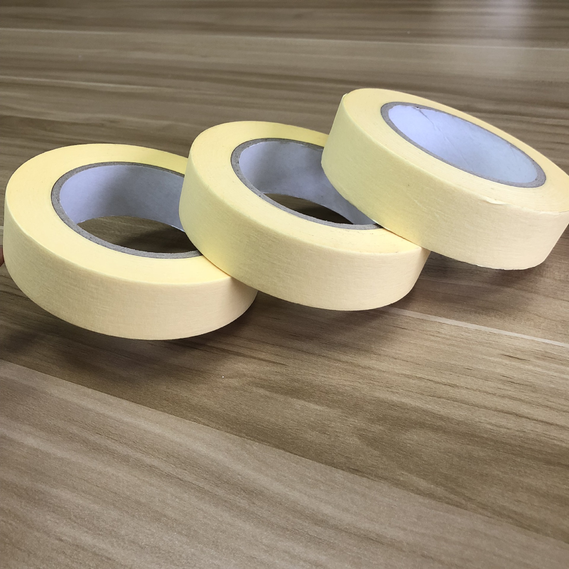 黄色美纹纸胶带 中高粘美纹纸 昆山厂家直销美纹胶带30mm*50m