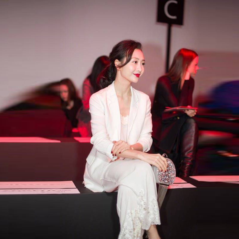 王鸥明星同款夏季薄款白色西装套装女休闲小西服外套阔腿裤三件套