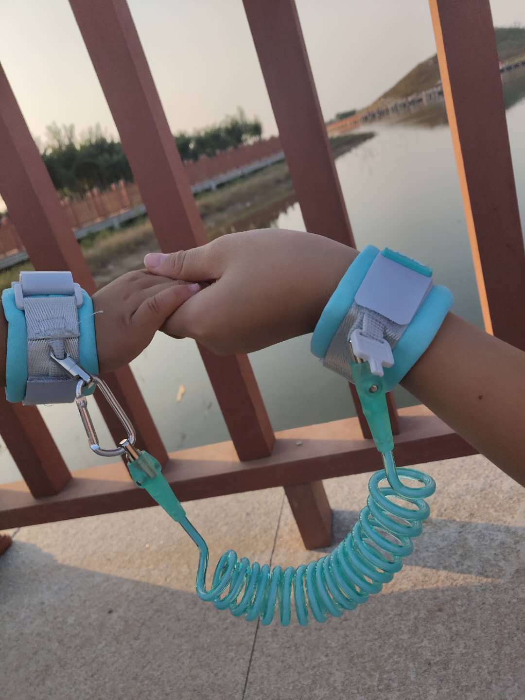 儿童防丢绳保护宝宝丢失安全牵引绳小孩子防丢失手环安全绳保护锁