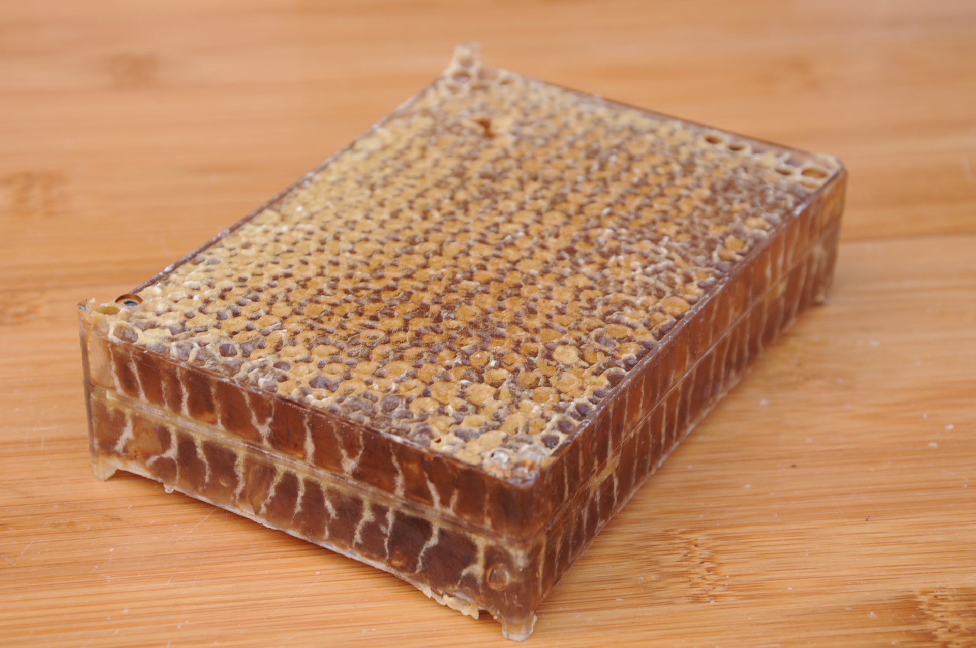 蜂蜜-深山农家蜂场自养自产500g老蜂巢蜜1斤黑蜂巢窝蜜零添加一件代发