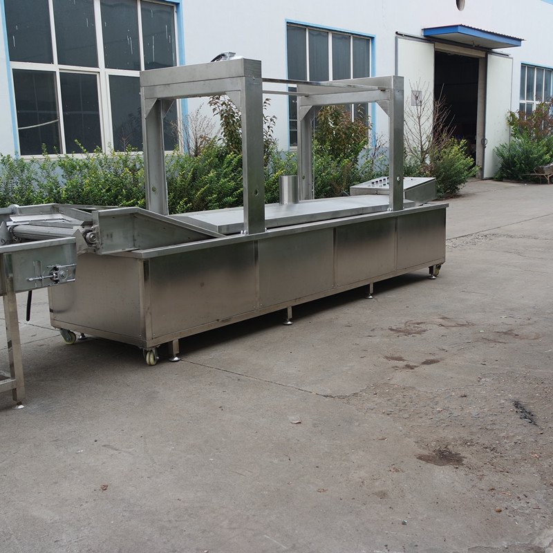 麻辣鱼油炸流水线厂家直销 鱼皮花生在线过滤油炸机带刮渣油炸锅