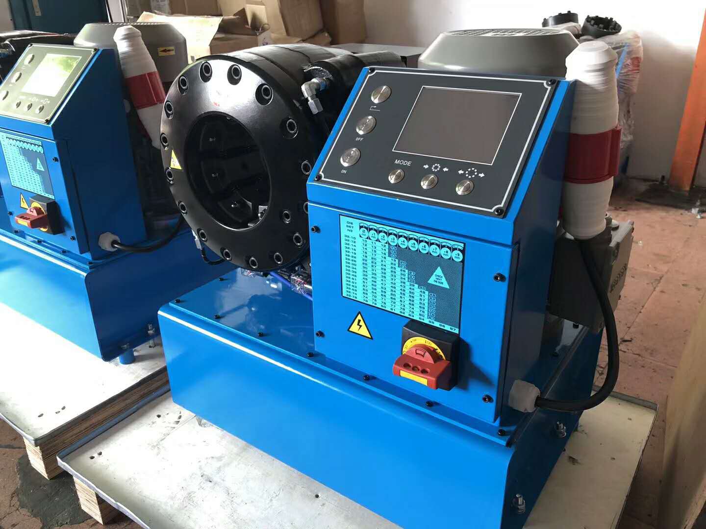 v32智能电脑数控扣压机出口俄罗斯——感谢老客户的支持