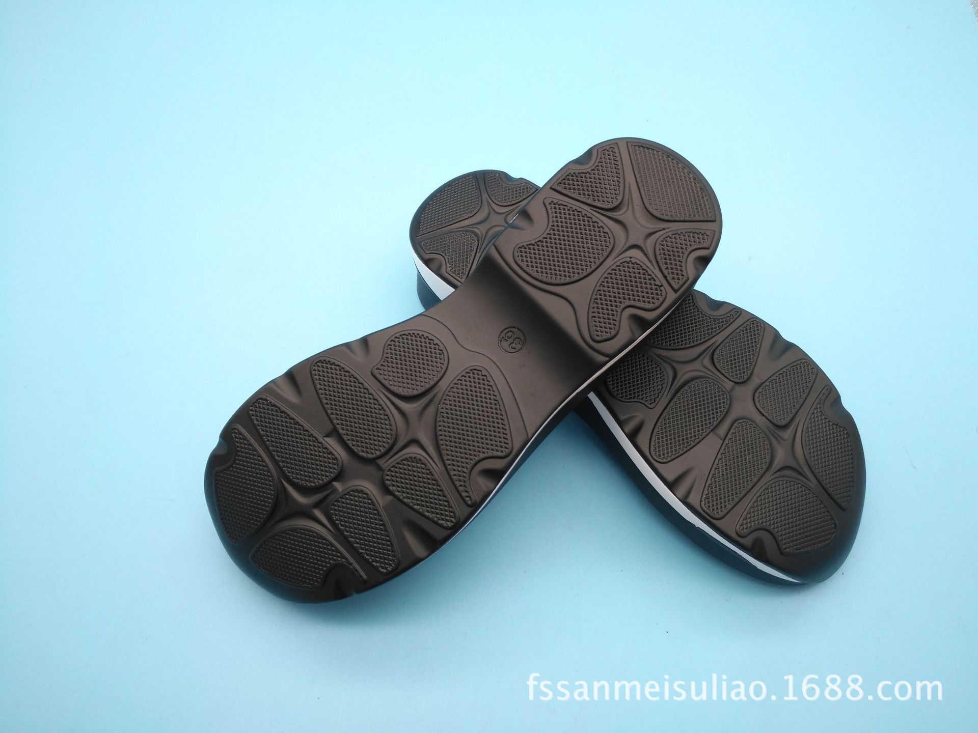 厂家直销 新款女装休闲鞋底 pu聚氨酯发泡底 耐磨防滑鞋底批发